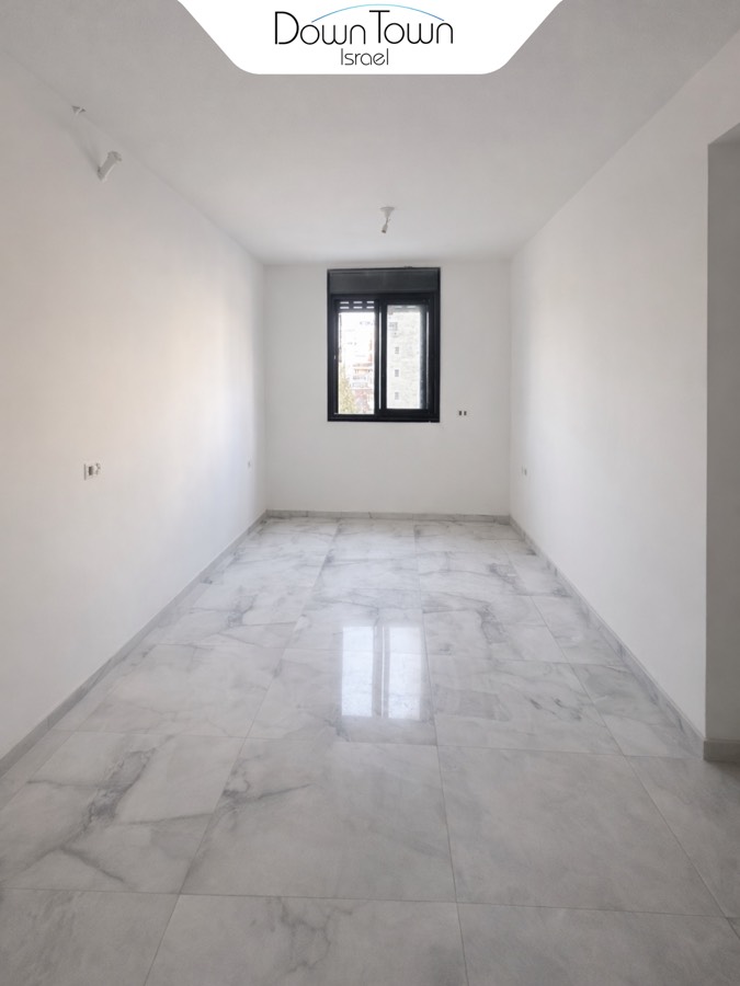 Rare 2 Unit / 4 BRM Apartment 