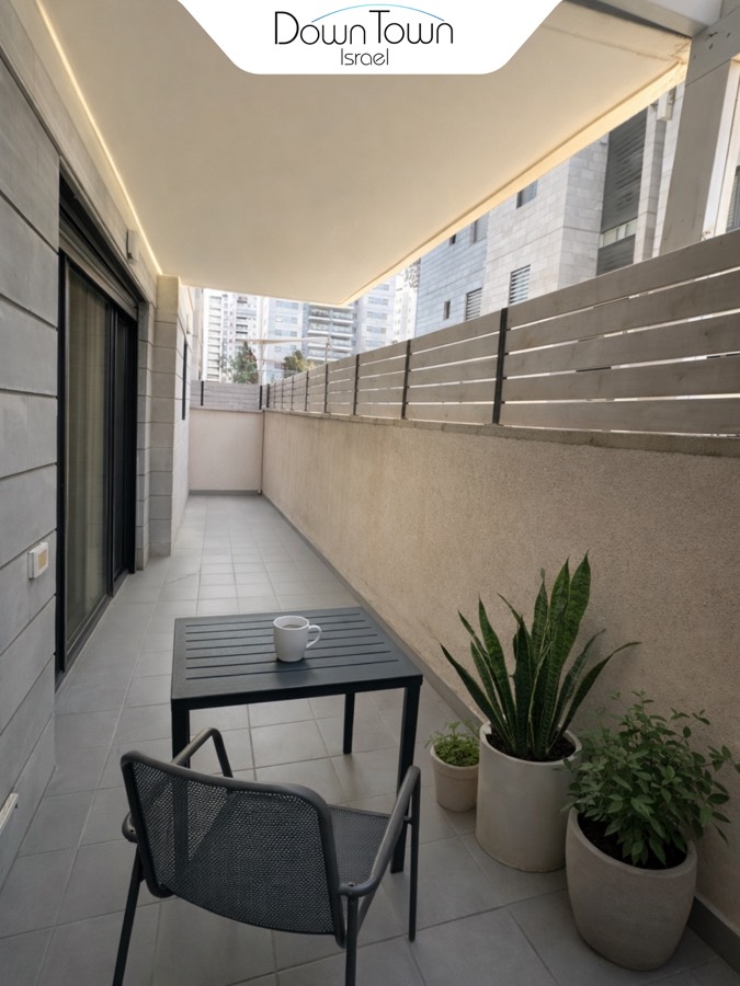 Ground Floor 3BDR Garden Apartment